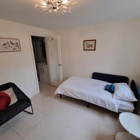 Single Room With En-Suite Shower Room In Zone 1 ロンドン エクステリア 写真