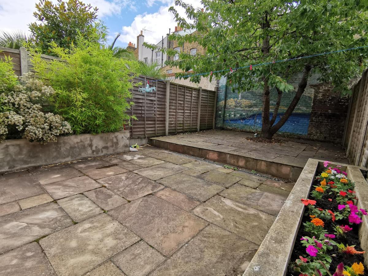 Single Room With En-Suite Shower Room In Zone 1 ロンドン エクステリア 写真